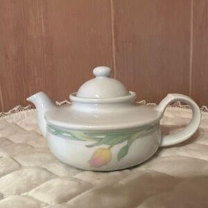 Toscany Floral White Teapot